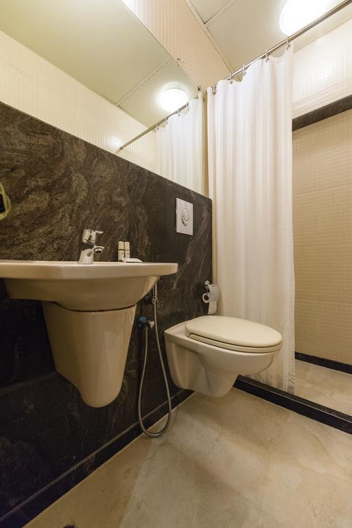 Hotel Prestige Mangalore Esterno foto
