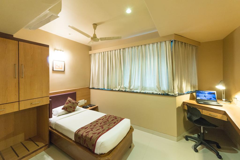 Hotel Prestige Mangalore Esterno foto