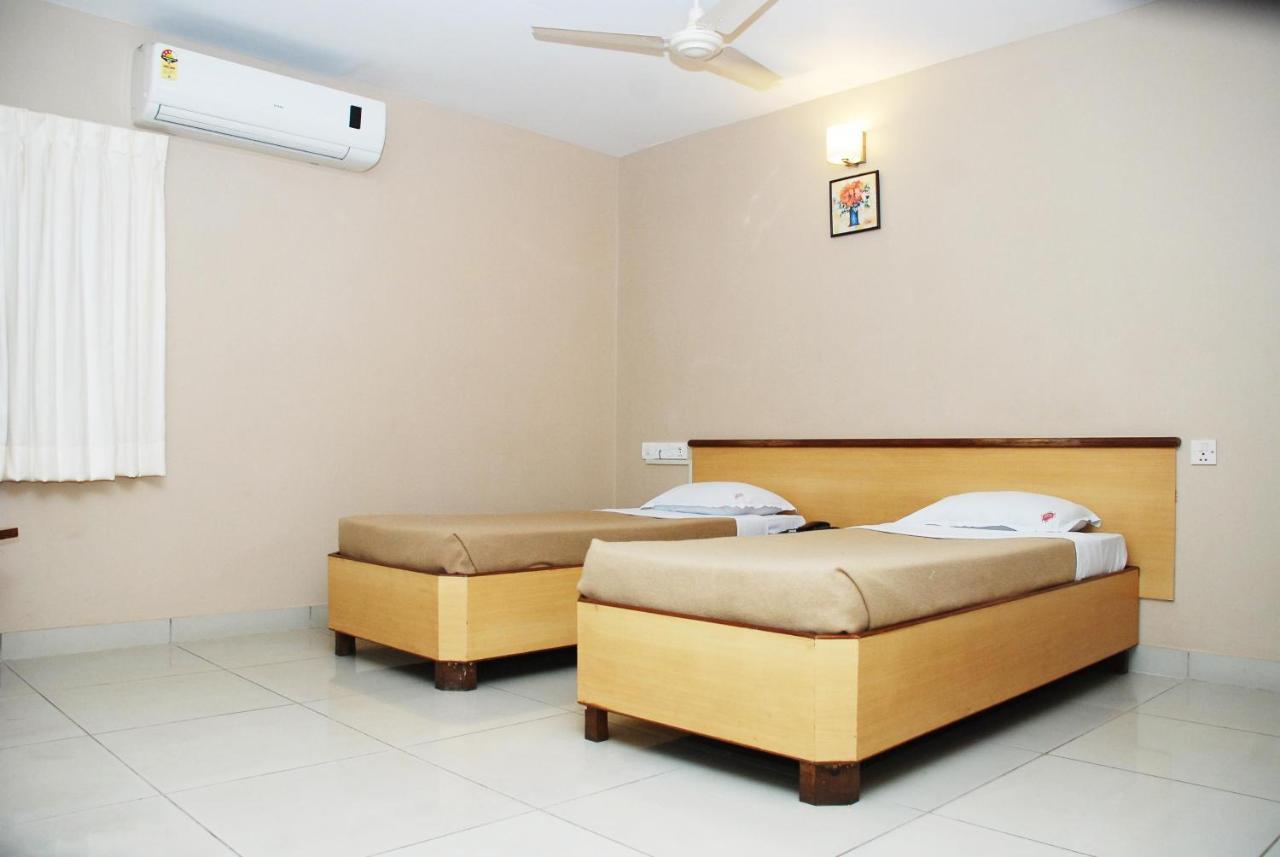 Hotel Prestige Mangalore Esterno foto