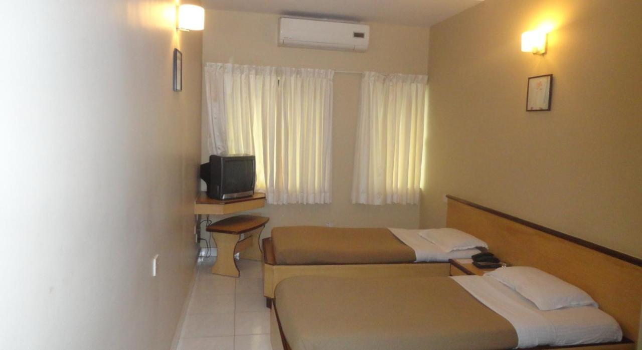Hotel Prestige Mangalore Esterno foto