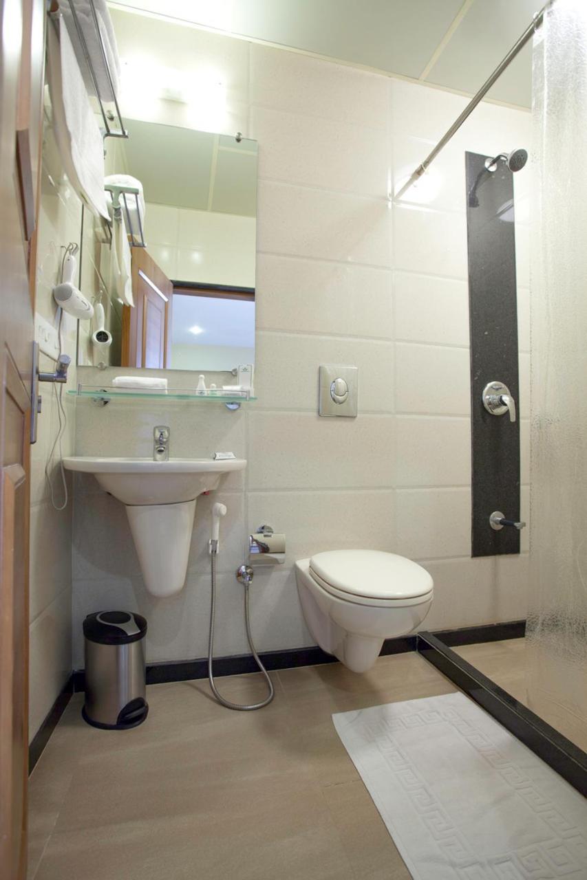 Hotel Prestige Mangalore Esterno foto